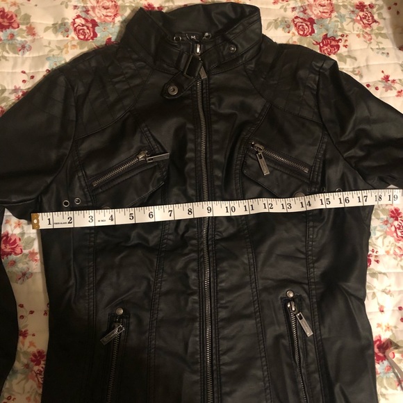 Beautiful black jacket - Picture 5 of 6